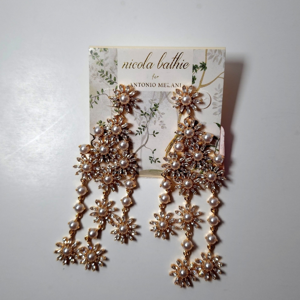 NWT Nicola Bathie for Antonio Melani  Eleanor Pave Sunburst Pearl Chandelier…